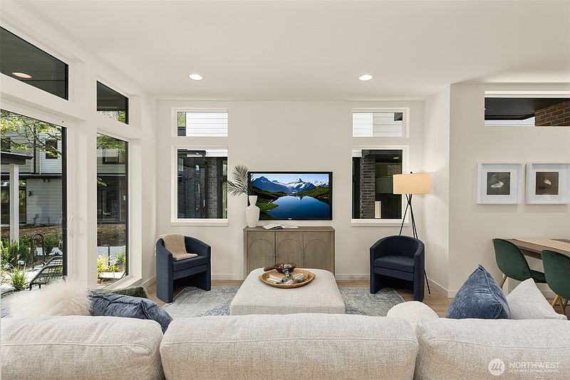 3rd image of 8323 A 12th Avenue NW