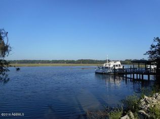 37 Oakland Dr, Saint Helena Island, SC 29920