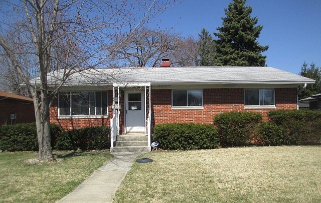 1st image of 5570 Meadowood Dr