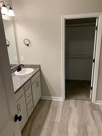 39053 Fairfield Dr — Photo 6