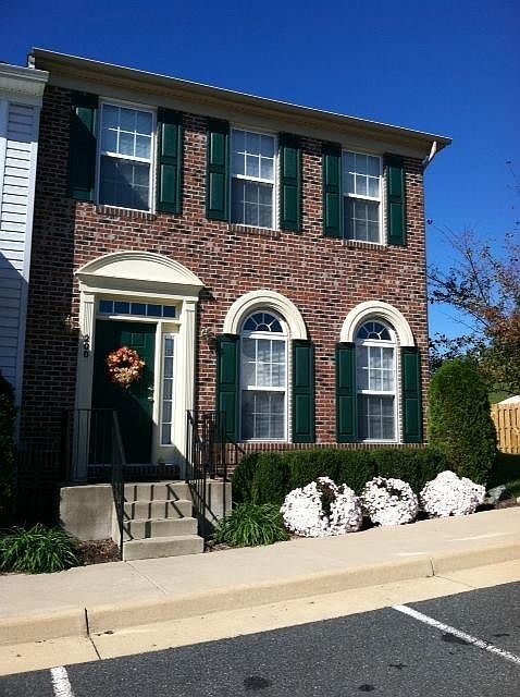 1st image of 200 Hillside Ct