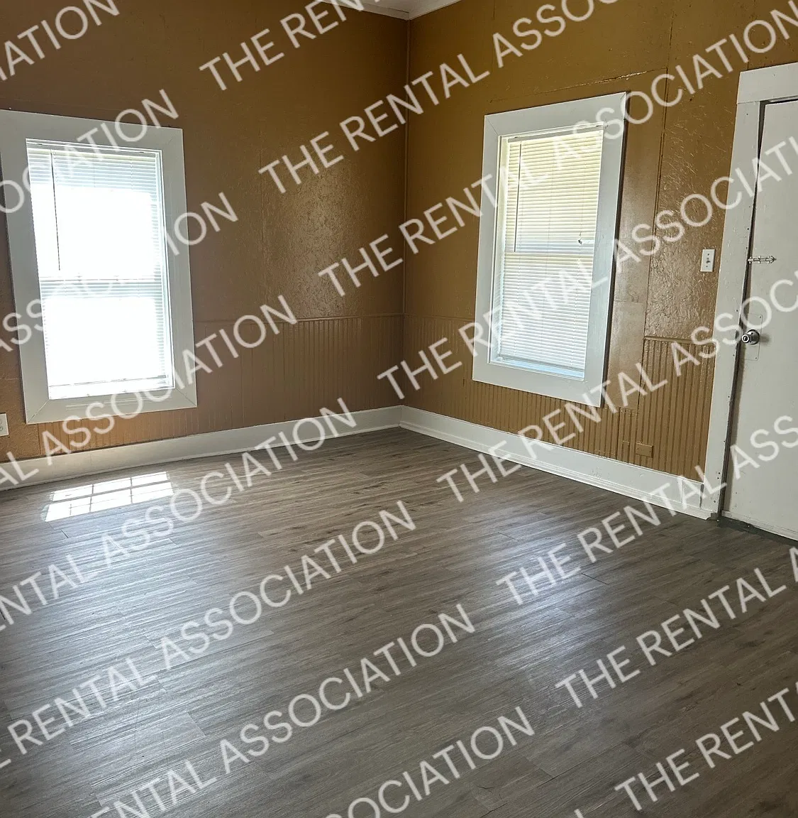 M- 2605 Lee Avenue - 1 — Photo 3