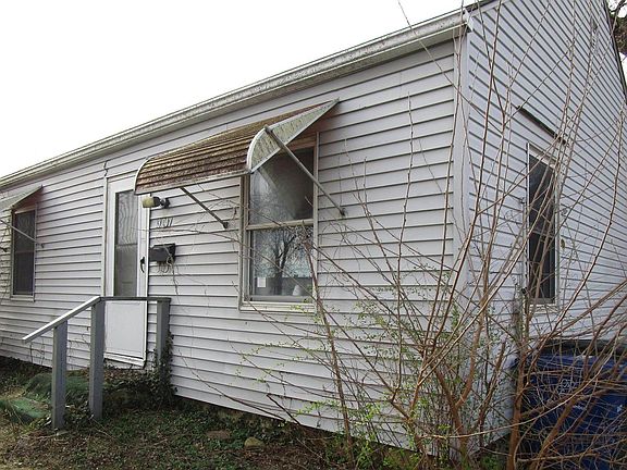4th image of 3047 E 13th Ave