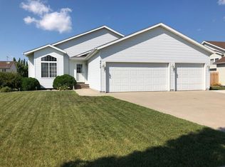 3413 45th Ave S, Fargo, ND 58104