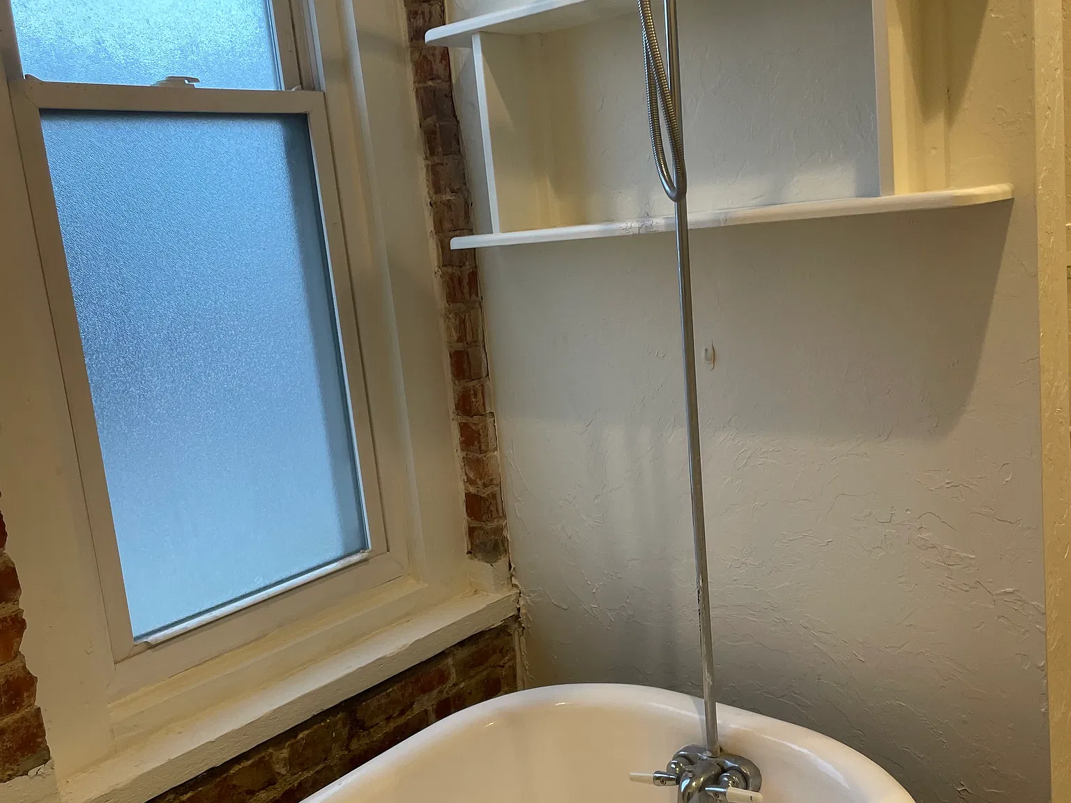 2 bed, 1100 sqft, $1,300 — Photo 2