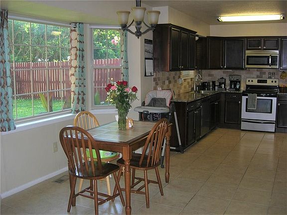 5th image of 1216 SW 94th St