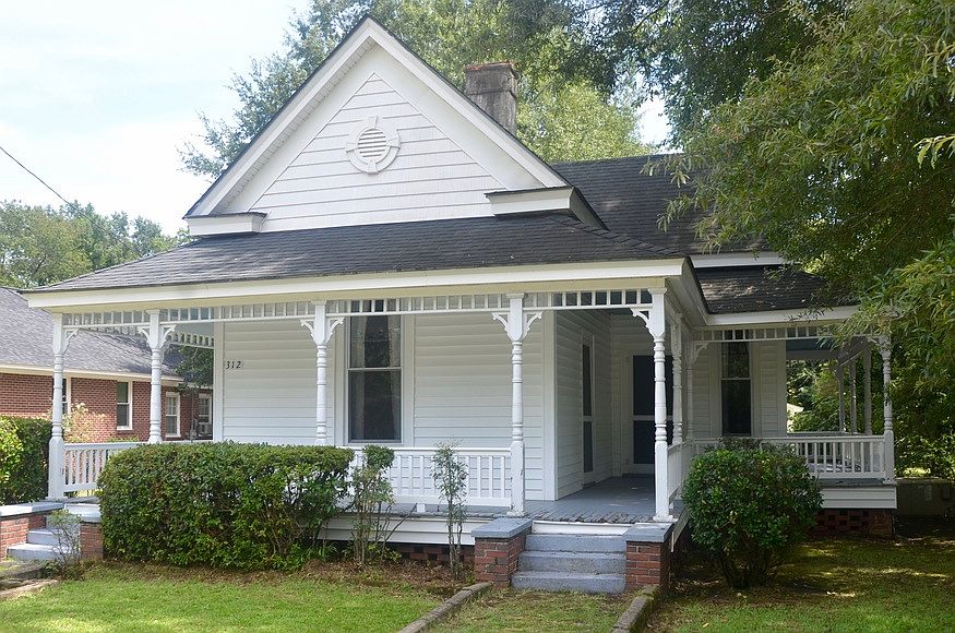 1st image of 312 N Dennis Ave