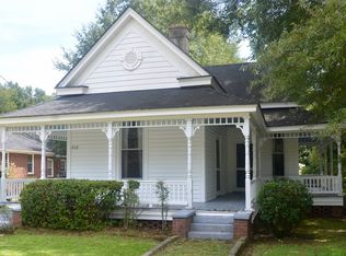 312 N Dennis Ave, Bishopville, SC 29010