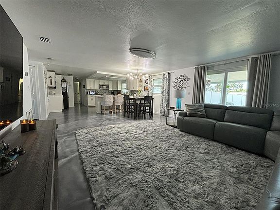 5th image of 1002 Silver Palm Way