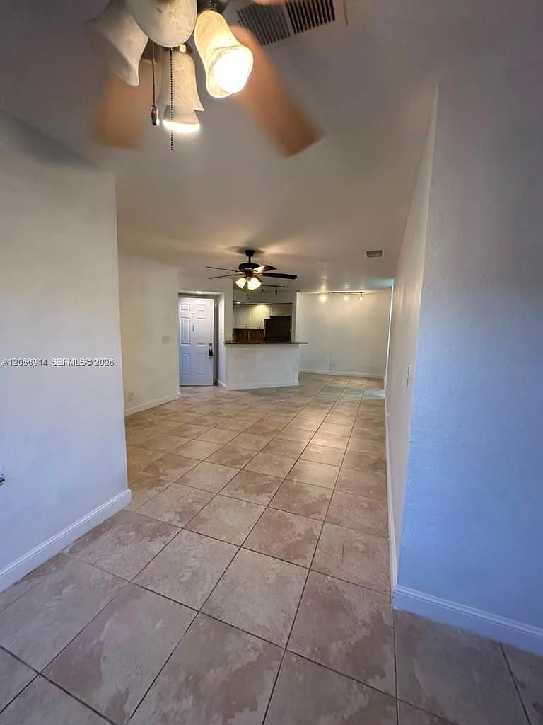 Coral Key Condo — Photo 4