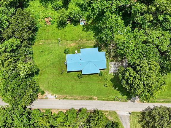 4th image of 16874 E 570th Rd