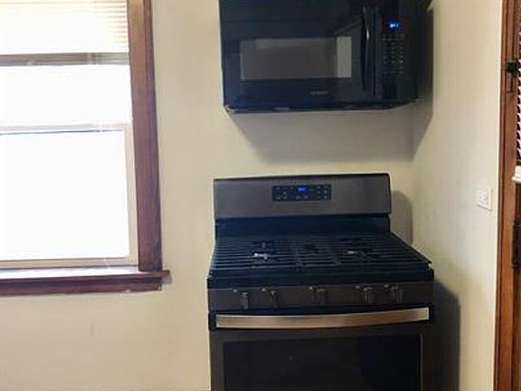 4th image of 1939 S Scoville Ave #1F