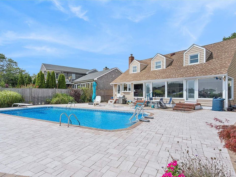 1st image of 220 Seaview Avenue