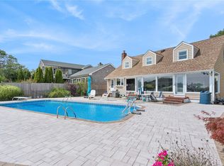 220 Seaview Ave, Island Park, NY 11558