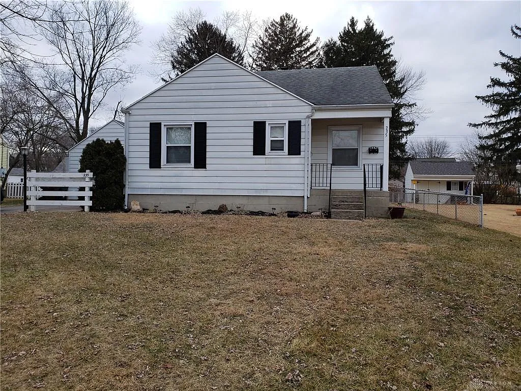 235 Tate Ave photo 1