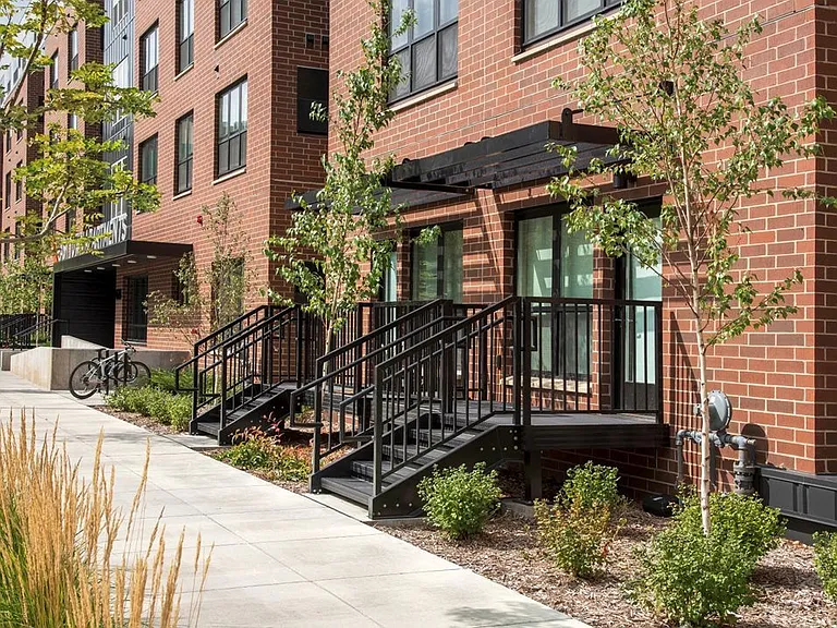 Select Private Entrances