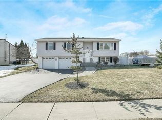 2 Winchester Way, Washingtonville, NY 10992