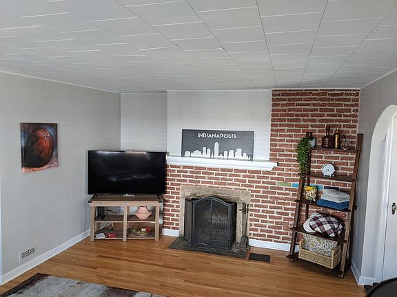 3rd image of 4929 Graceland Ave