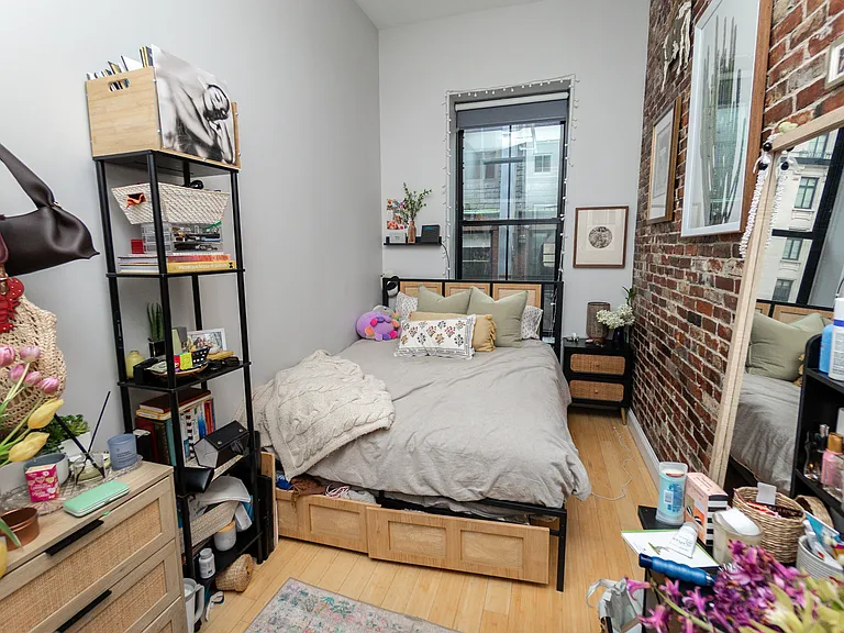 37 Temple Pl — Photo 9