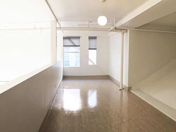 5th image of 3077 N Park Way APT 301