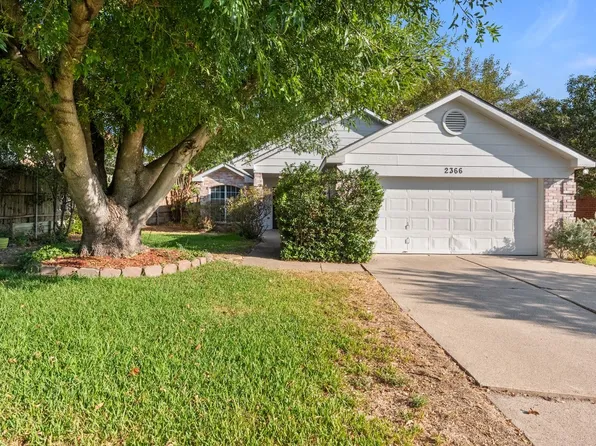 2366 Walden Place Ct, Grand Prairie, TX 75052