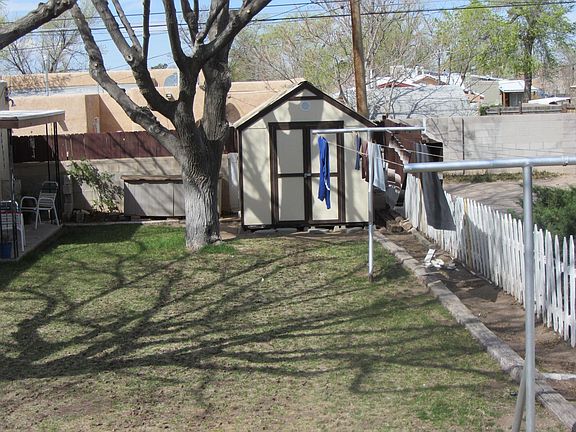 5th image of 407 Columbia Dr SE