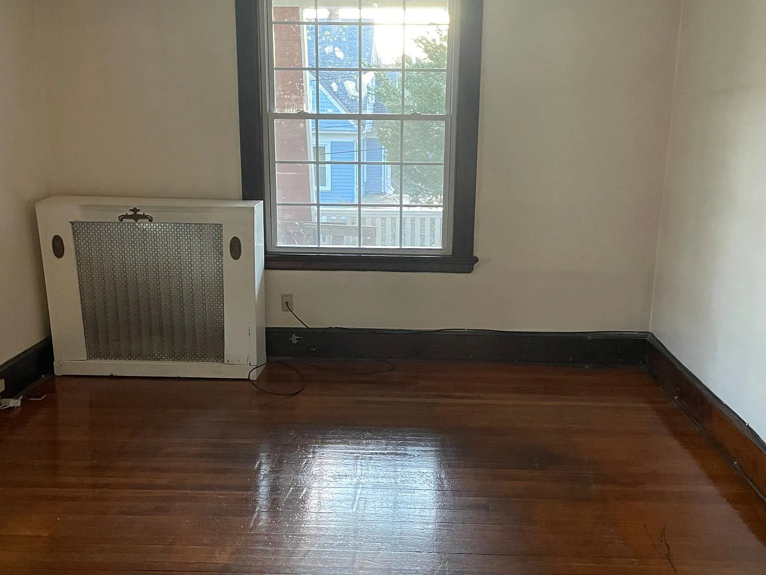215 Boyden St — Photo 4