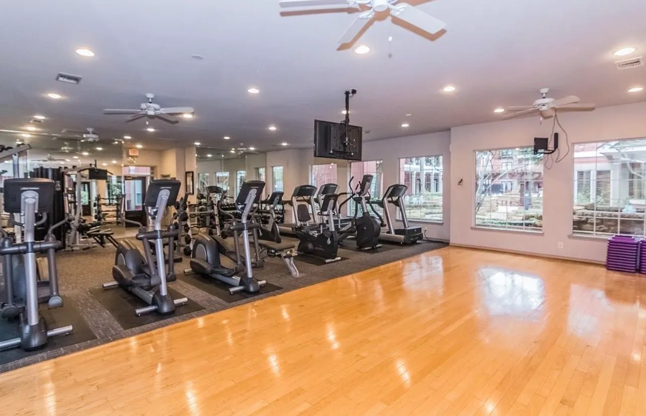 1 bed, 904 sqft, $2,000 — Photo 4