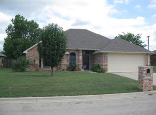 506 Crow Ave, Weatherford, TX 76085