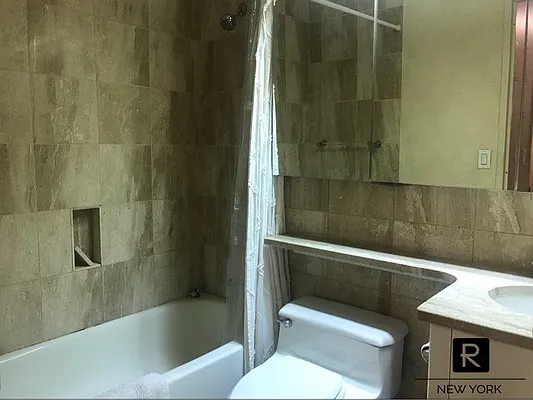 Rented by R New York | media 32