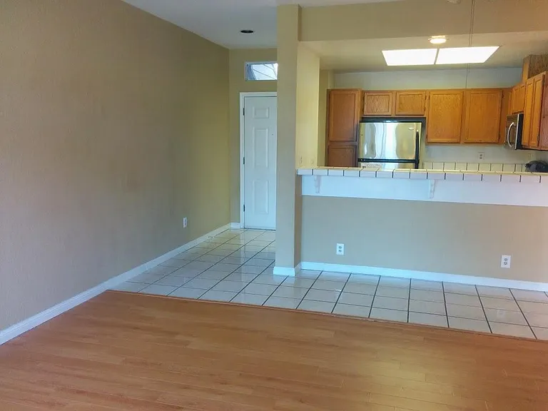 1644 Parkview Green Cir — Photo 3