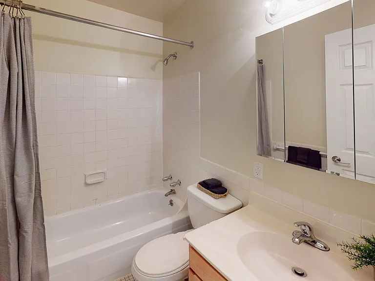 View Pointe Apartments — Photo 16