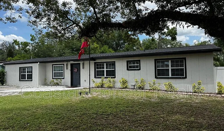 8711 N Wick Pl — Photo 1