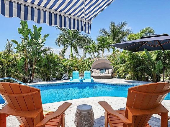 Patio & pool lounging