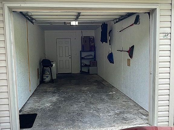 5th image of 662 Licking View Dr