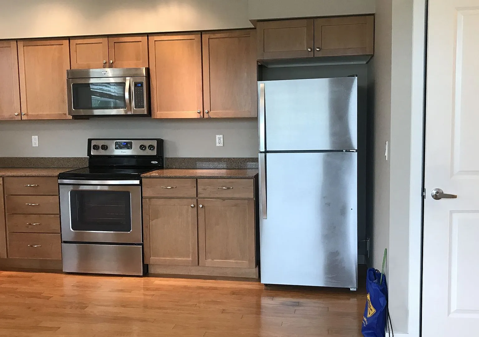 Amazing 1 bedroom 1 bath Apartment Home in Lynden — Photo 3