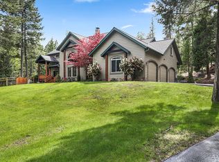 565 Brookstone Hills Dr, Grants Pass, OR 97526