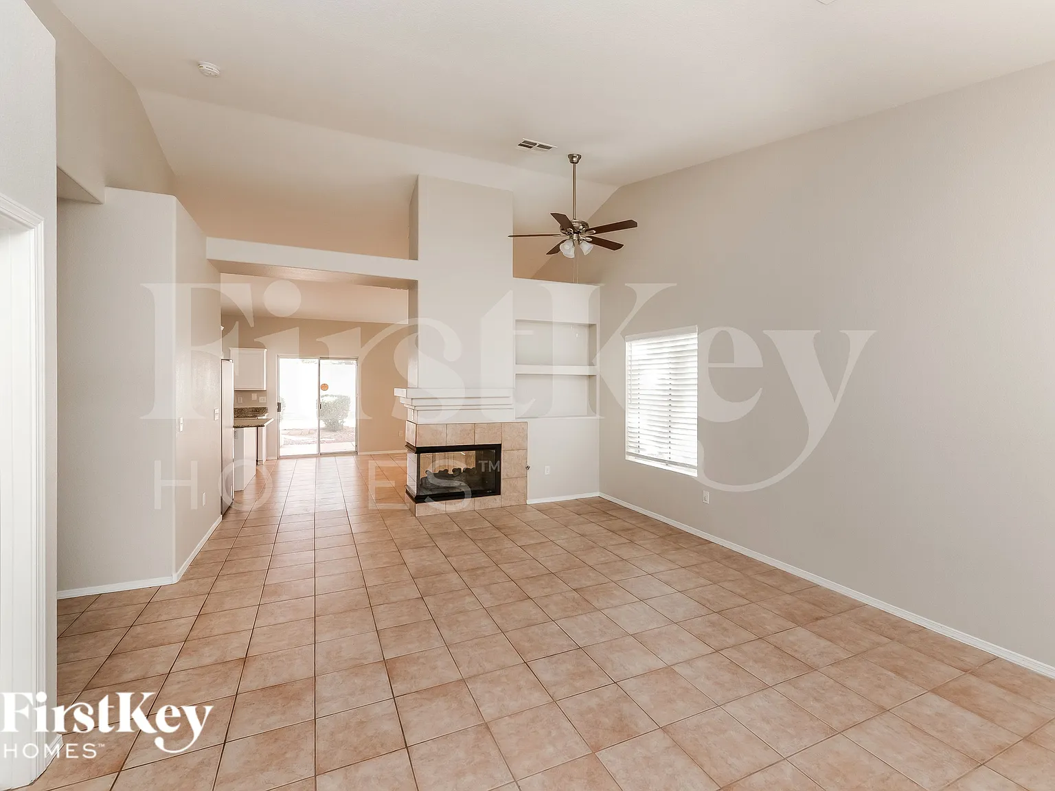 4 bed, 2.0 bath, 1665 sqft, $2,080 — Photo 3