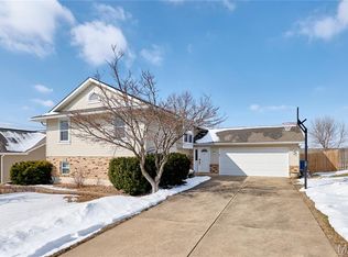 1106 Holly Springs Trl, Saint Peters, MO 63376