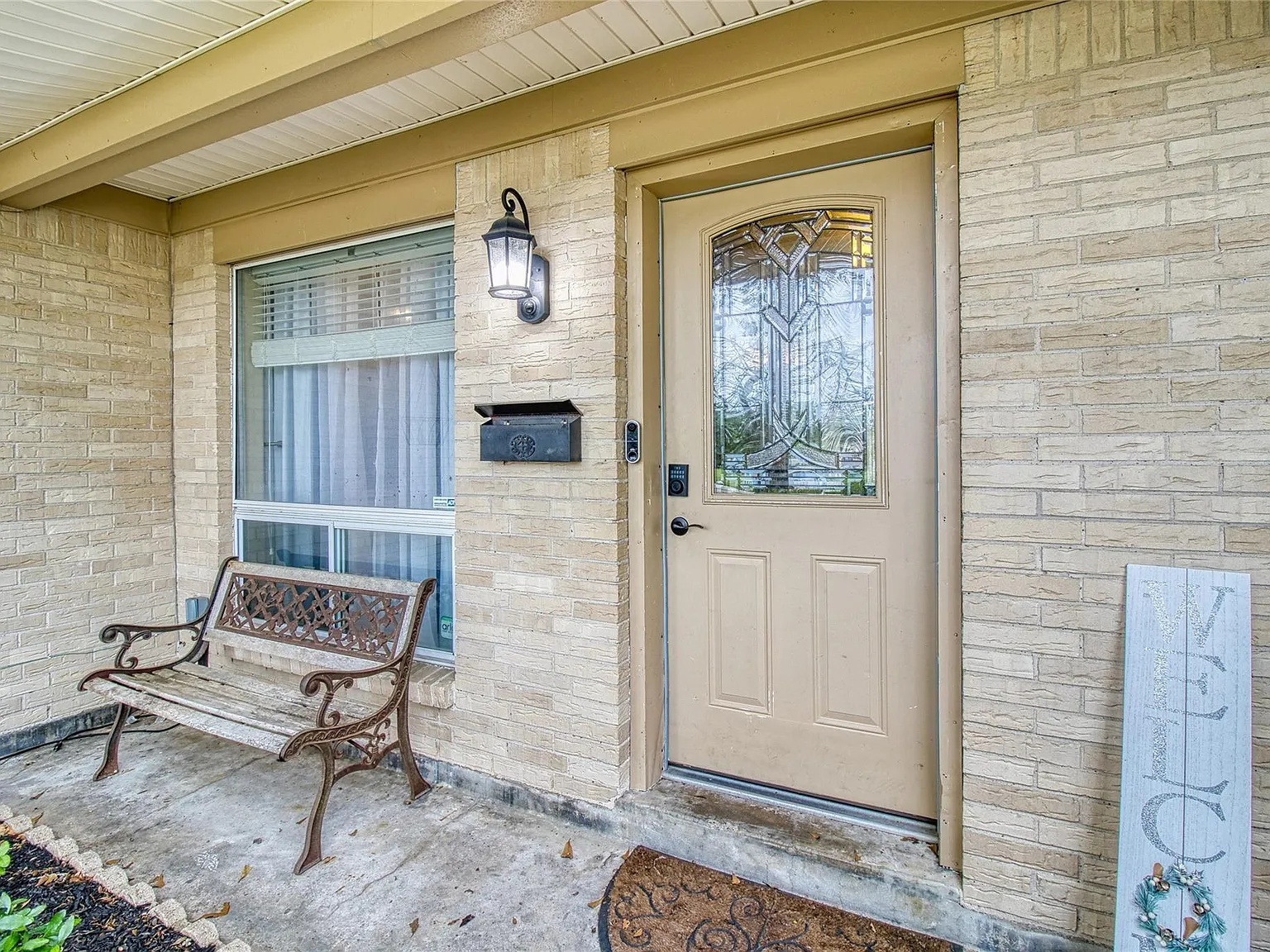 4 bed, 2.0 bath, 1930 sqft, $3,000 — Photo 3