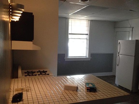 5th image of 121 S Stafford Ave APT A