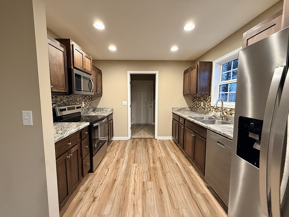 2nd image of 1151 Hurricane Rd