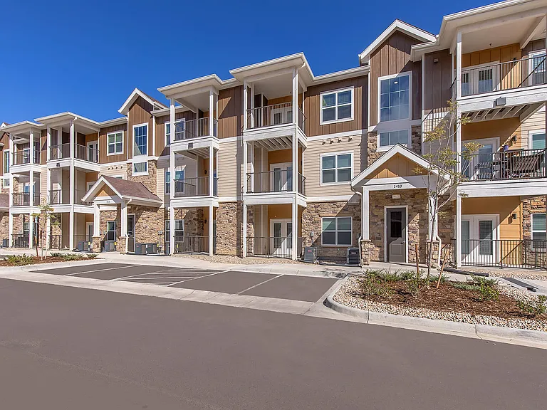 Exterior Vantage at Loveland