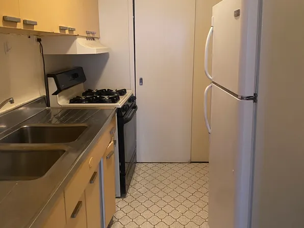 5 Fordham Hill Oval image 4 of 11