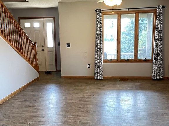 4th image of 121 Old Farm Mid Ct