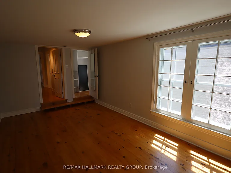 21 Electric St — Photo 15