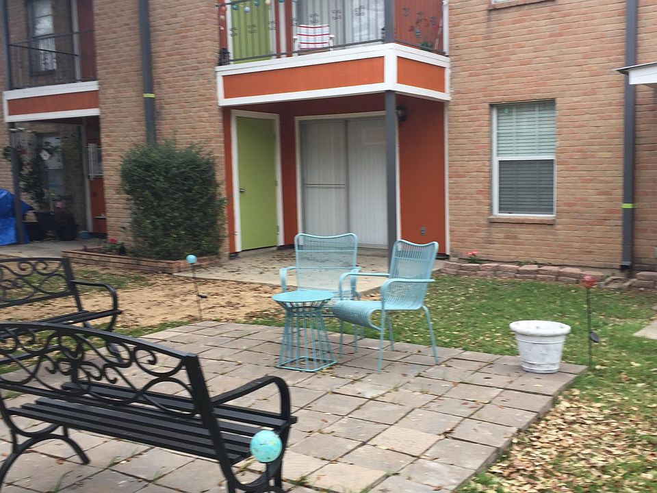 1st image of 9511 Contessa Dr APT 25