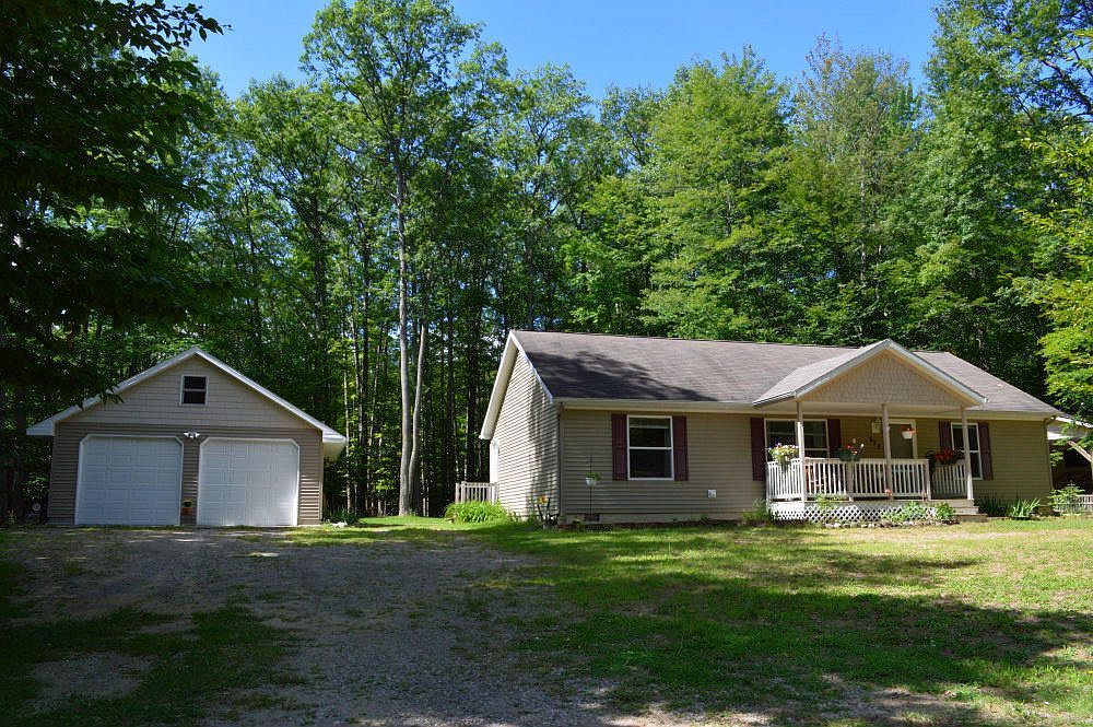 677 Michaywe Dr, Gaylord, MI 49735 Zillow