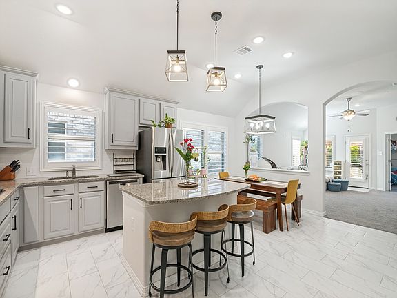 4th image of 2718 Bechtol St