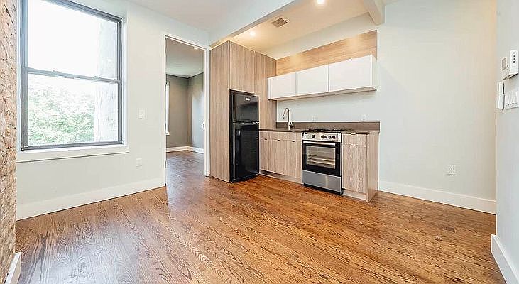 1st image of 903 Saint Johns Pl APT 2C